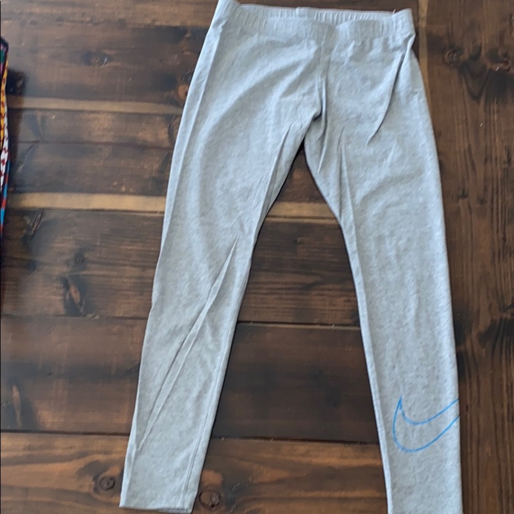 Nike gray leggings